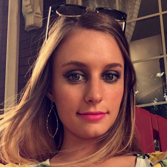 Meet your Posher, Leslie - Picture 1 of 1